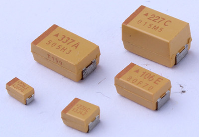 如何識(shí)別片式鉭電容的方向？